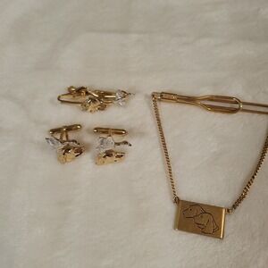 Vtg Retriever & Duck Tie Clip Bar & chain W/Matching Cuff Links SWANK Gold Color